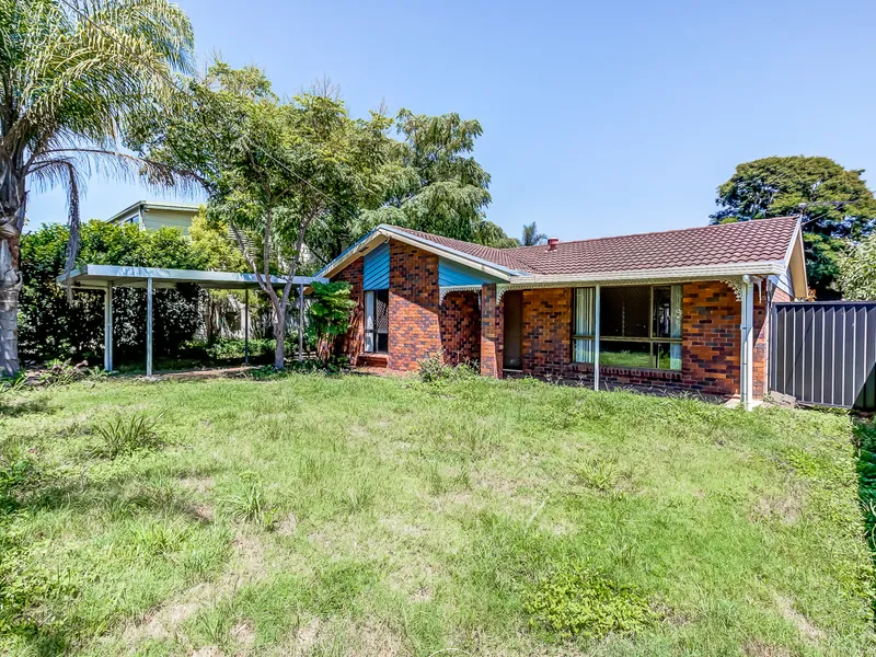 3 BEDROOM HOME CLOSE TO ALL AMENITIES!