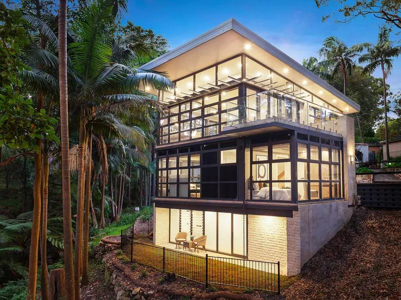 Spectacular brand new contemporary home, walk rail