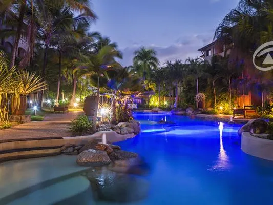 1 BEDROOM + SPARE ROOM - TOP FLOOR OVERLOOKING POOLS