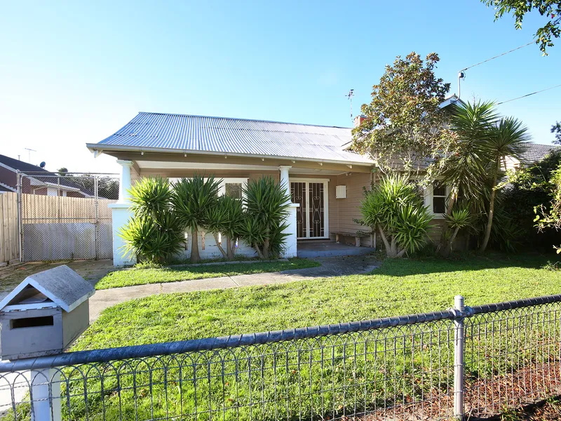 Spacious home full of natural light and conveniently located