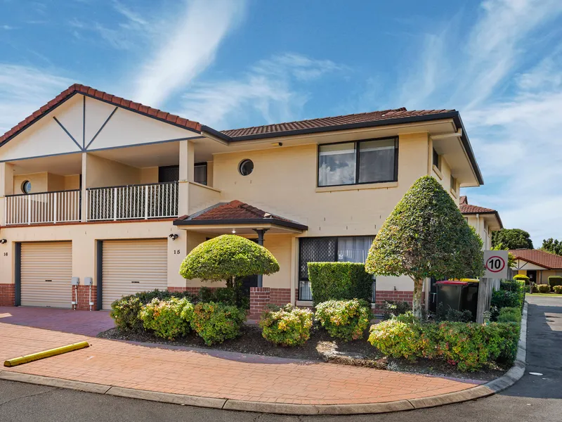 RENOVATED TOWNHOUSE IN THE HEART OF SUNNYBANK
