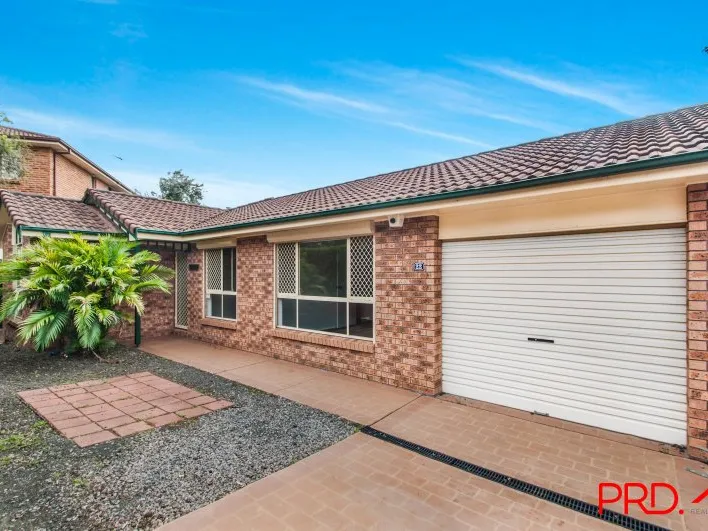 Quiet street and Amazing lake views