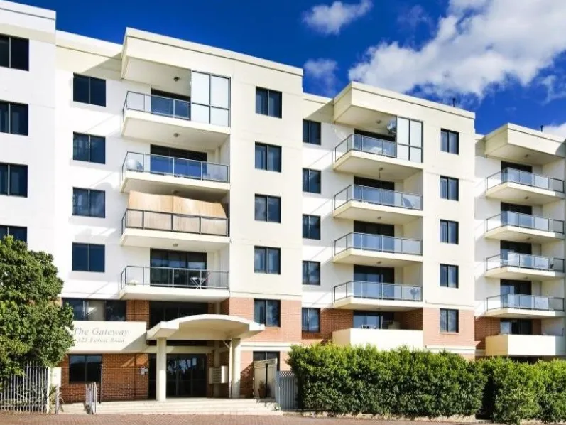 Contemporary one bedroom apartment with gym and swimming pool