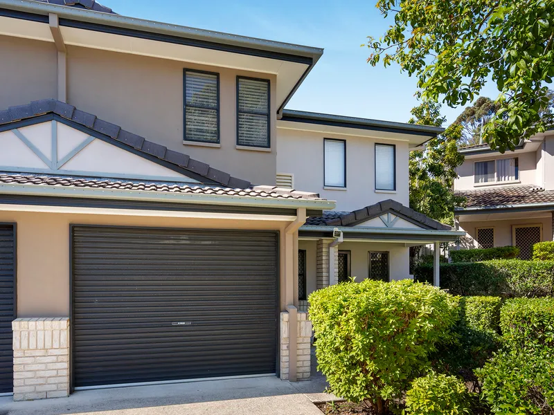 Beautiful Townhouse in a Pet Friendly Complex