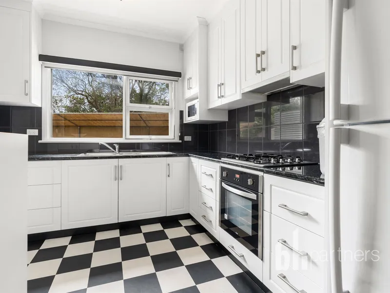 LARGE FAMILY HOME - PLUS GRANNY FLAT