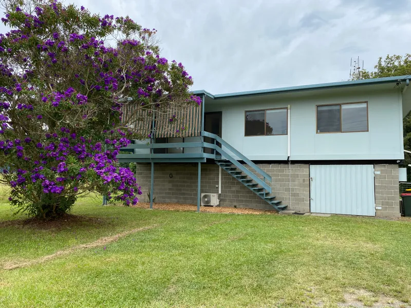 Stokers Siding Country Cottage with Air Conditioning
