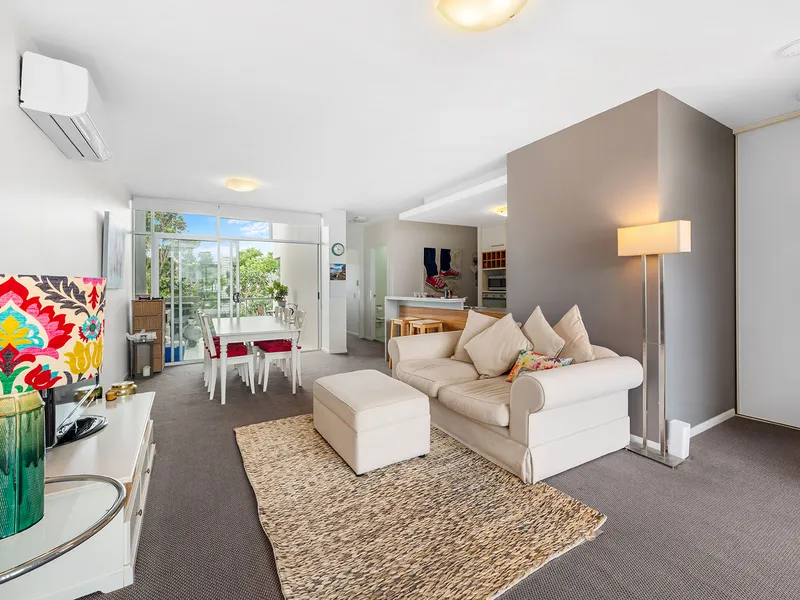 2BED, 2BATH, 2 BALCONIES, 2CAR, POOL & GYM - Too good to miss!