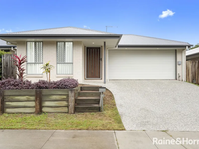 Under 3 Years Old - Opposite the Reserve and Lake