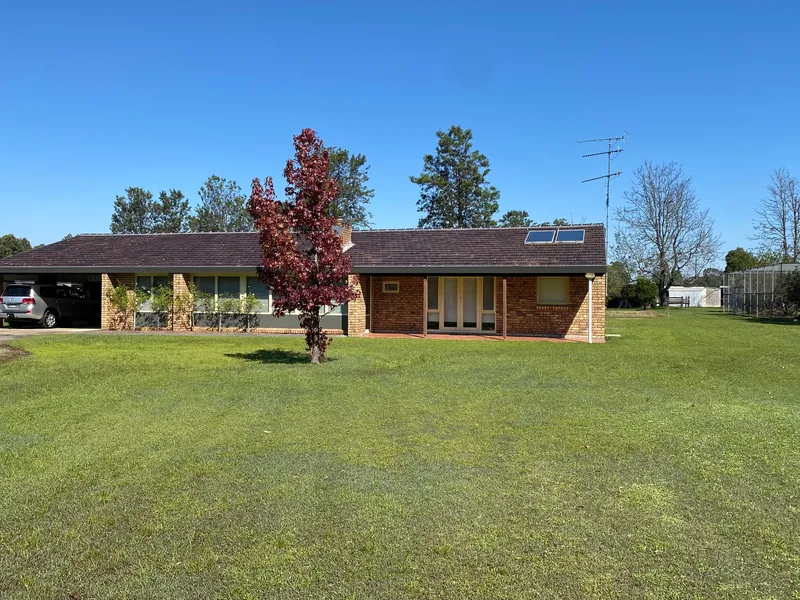 Executive living on 5 acres