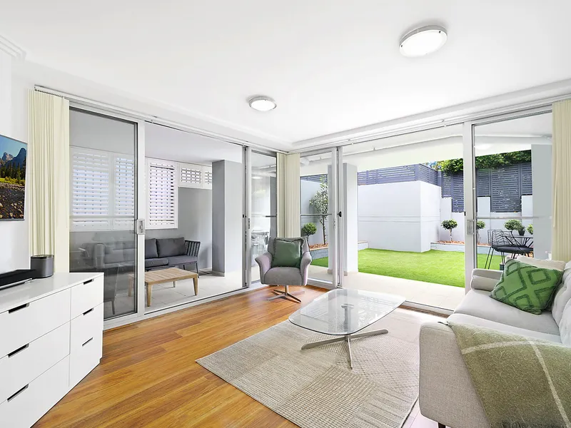Contemporary garden apartment in private cul-de-sac
