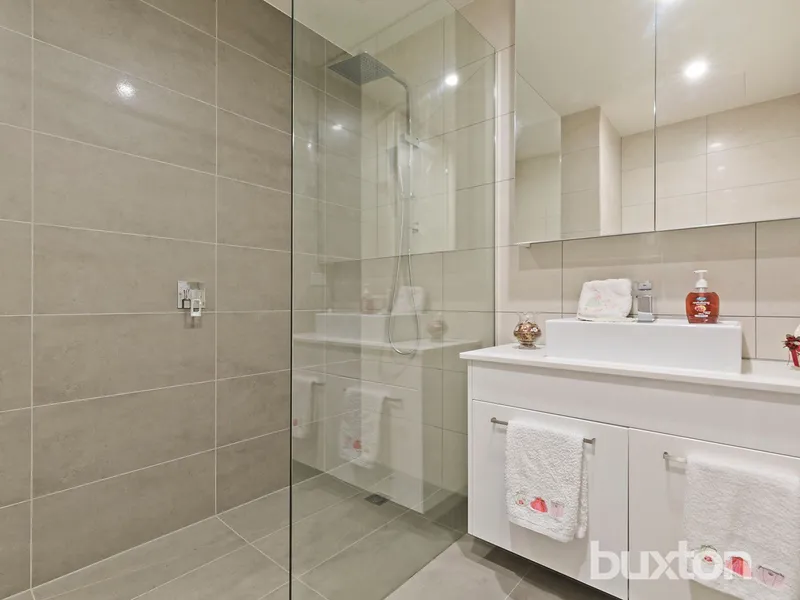 SPACIOUS TWO BEDROOM + STUDY APARTMENT!