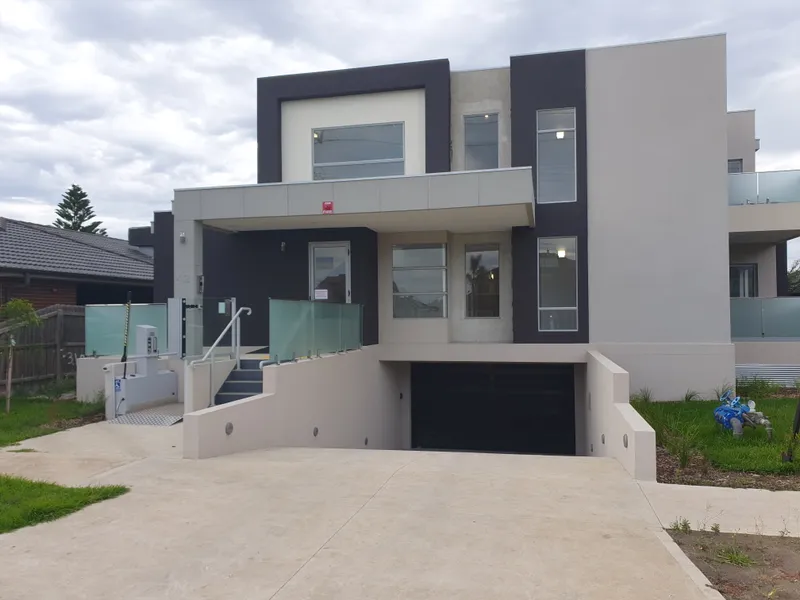 Perfect Nest For The Busy Lifestyle & In Prime Location