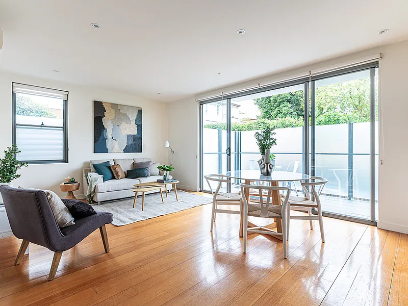 Contemporary Scotch Hill Apartment