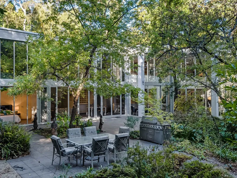 SOUGHT AFTER- TIGHTLY HELD - IN DEMAND - THIS IS THE ADELAIDE HILLS