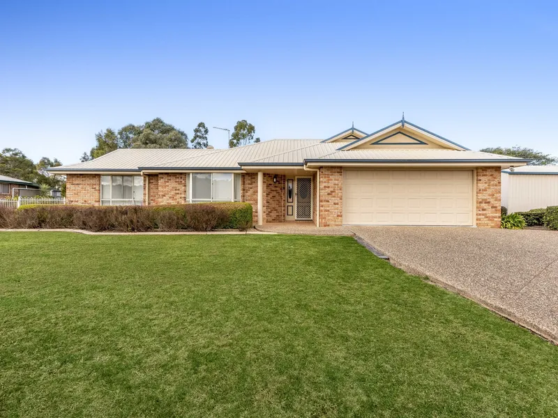 Stunning 4-Bedroom Home with 4-Car Garage Shed in quiet cul-de-sac