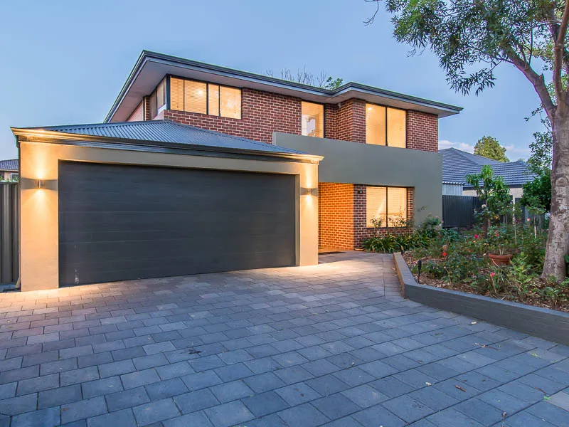 EXECUTIVE FAMILY HOME IN PRESTIGIOUS LOCATION
