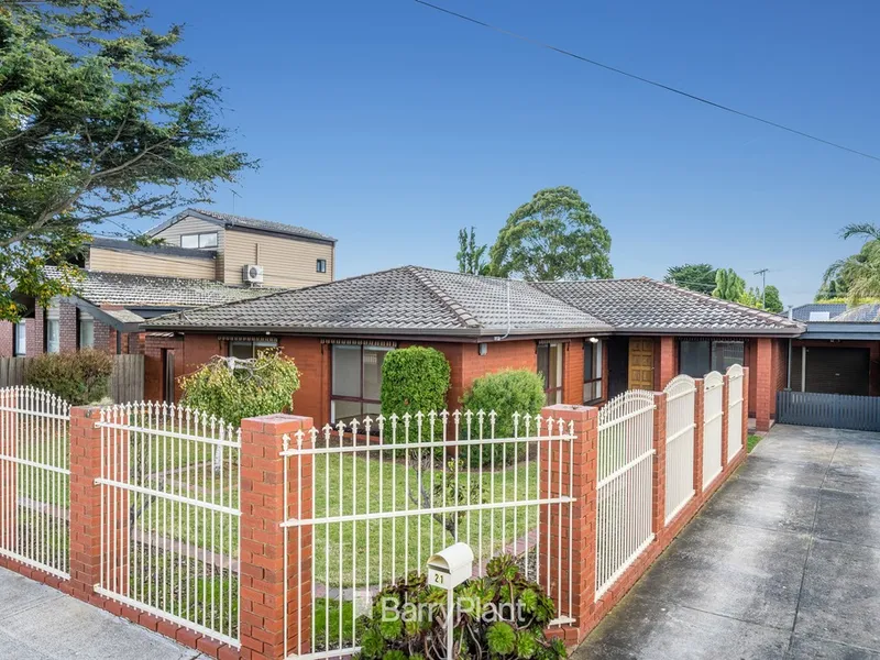 LOVELY FAMILY HOME!!