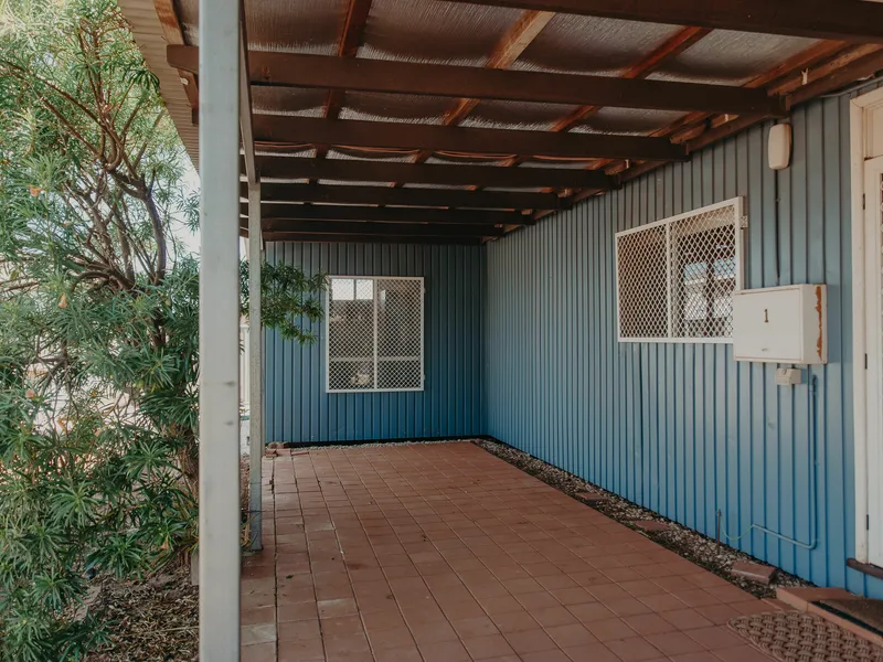 3 x 1 Home With Shed Close To Town!