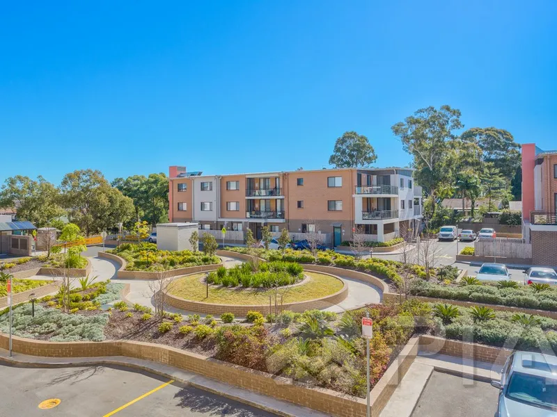 Perfect for The Family, Nearby to Schools, Conveniently Above Shops!!