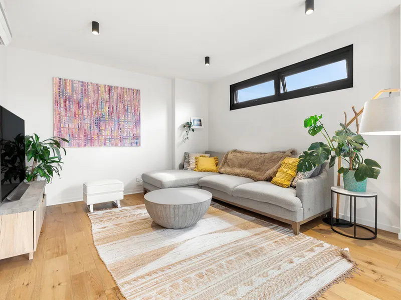 Spacious two bedroom apartment is one not to miss!