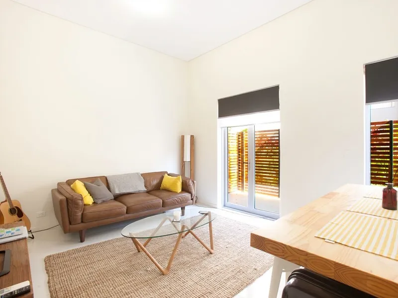 Modern Ground Floor Apartment Beachside - Manly