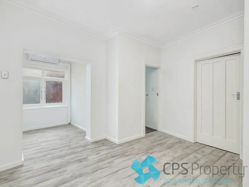 RENOVATED ART DECO RESIDENCE IN THE HEART OF VIBRANT POTTS POINT