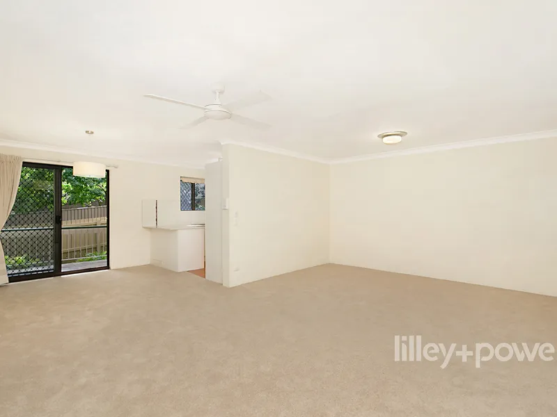 SPACIOUS, NEW CARPETS THROUGHOUT,  MASTER WITH ENSUITE, PRIVATE COURTYARD AND LARGE BALCONY, LARGE MODERN KITCHEN, REMOTE LOCKUP GARAGE