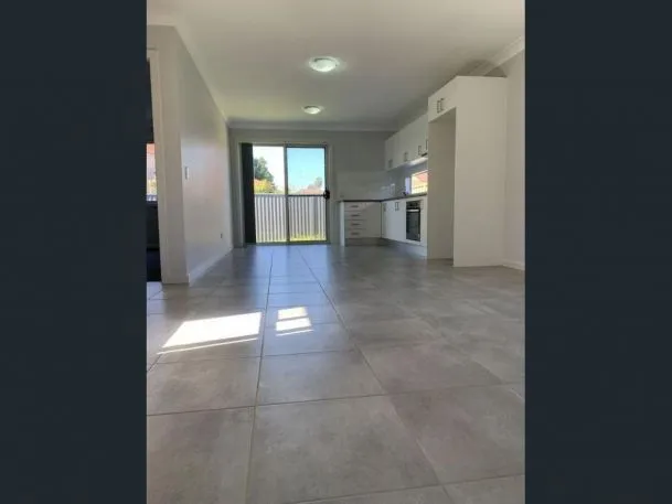 Two Bedroom Granny Flat With Private Access Close to All