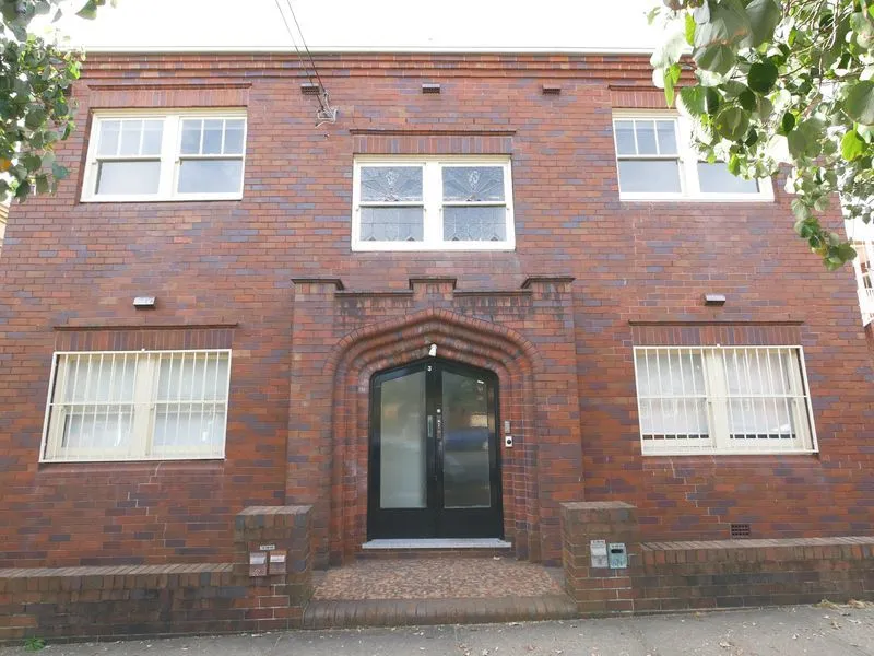 CHARMING PROPERTY IN PRIME LOCATION