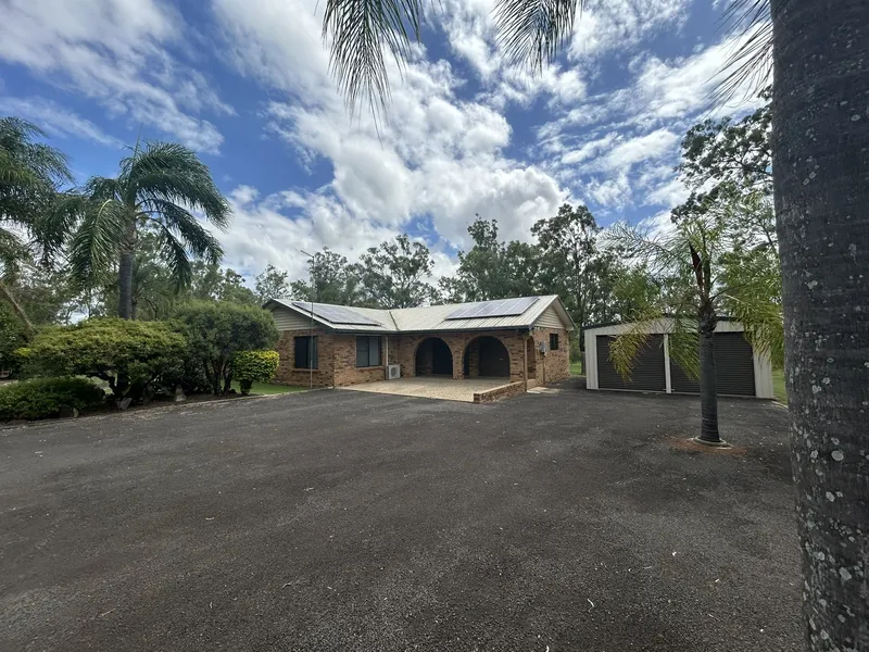 Sprawling Hatton Vale Haven