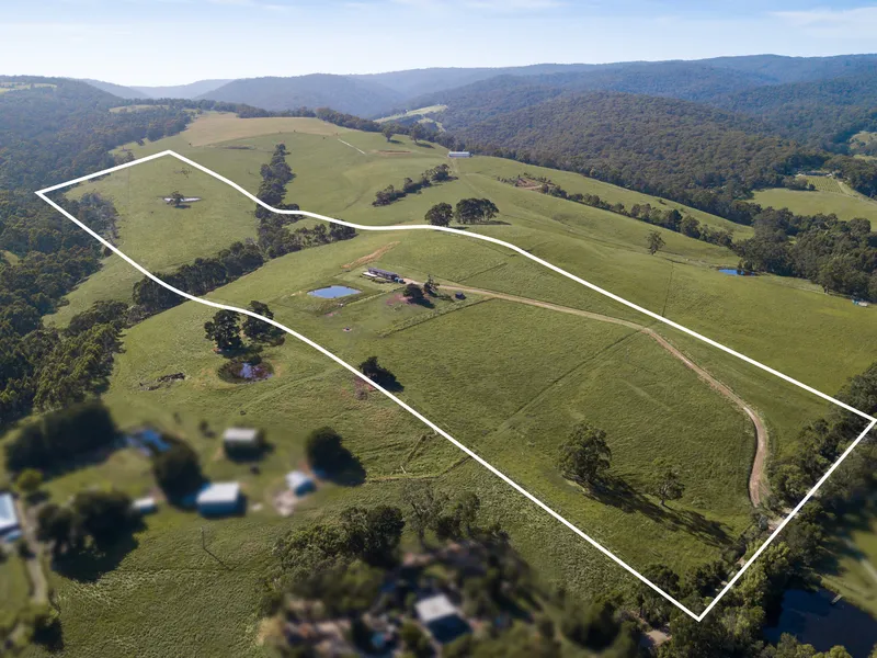 A RURAL DREAM AMONGST THE FOOTHILLS OF THE OTWAY'S