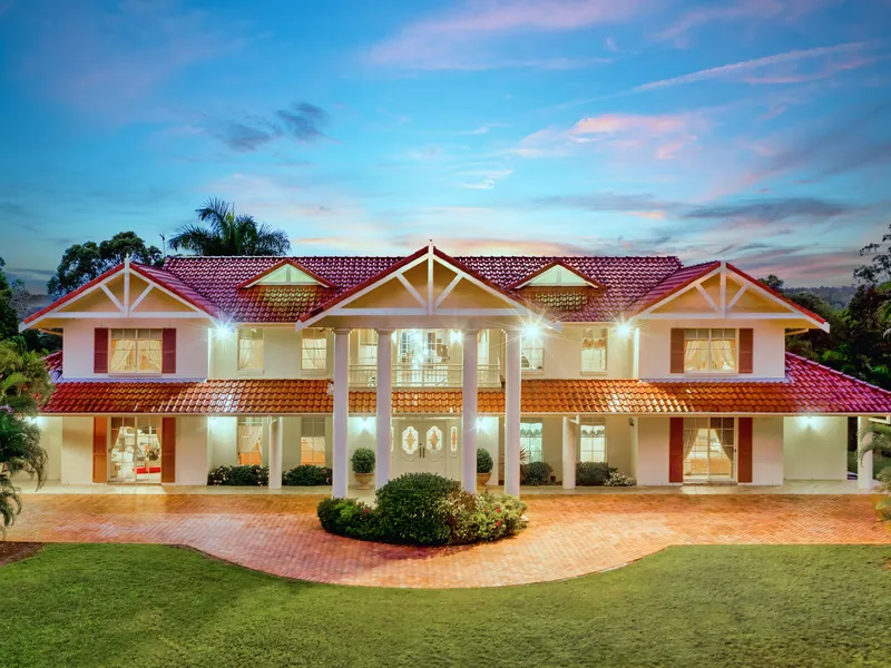 Hinterland Manor with River Frontage offering the perfect family lifestyle 
