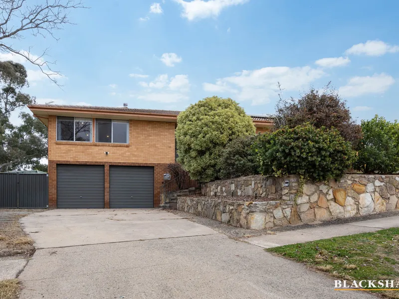 Charming Family Home with Bonus Study in Fisher