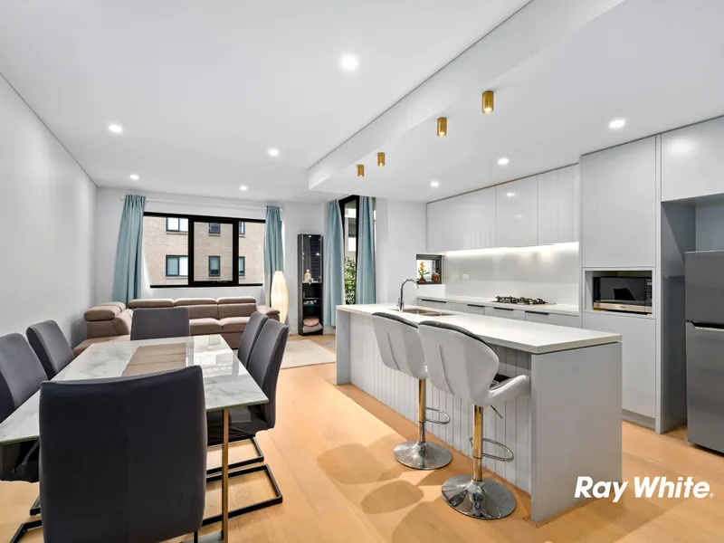Luxurious One Bedroom Apartment Close To All Amenities!