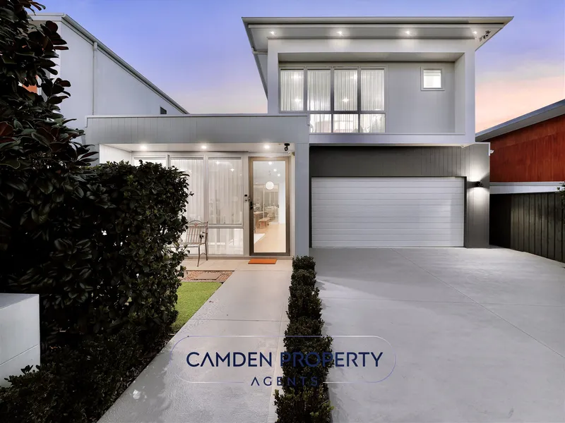 Luxurious Resort-Style Living in the Heart of Gledswood Hills