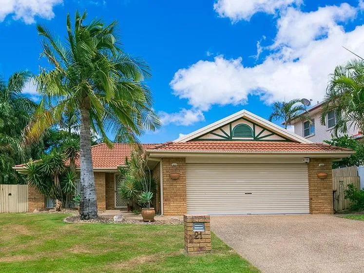 SPACIOUS SINGLE STORY 5-BED HOME IN CALAMVALE!