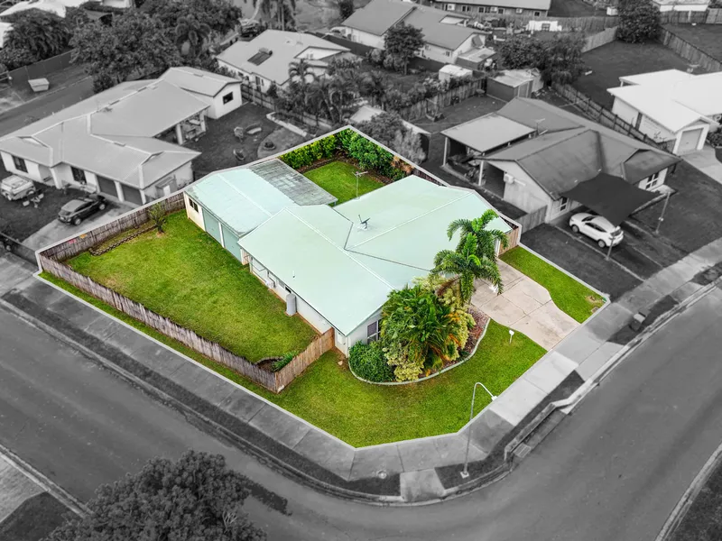 9 x 6 SHED, DOUBLE-GATE ACCESS on a 791m2 CORNER BLOCK