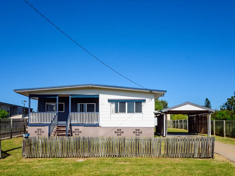 BEACHSIDE LIVING IN BEAUTIFUL BARNEY POINT