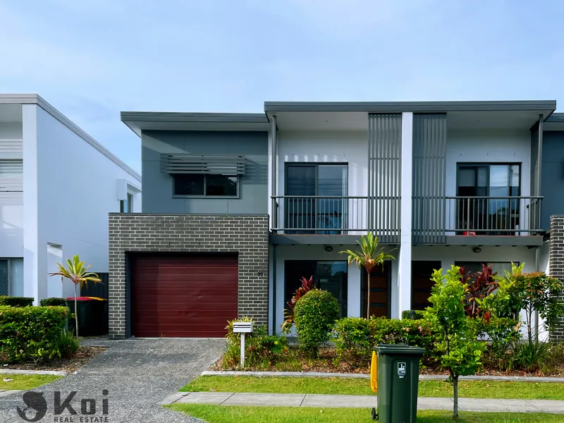 Near New Park Front Townhome for Rent (Partially Furnished)