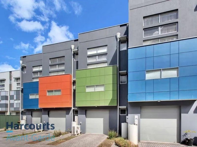 Near New Tri-Level Townhouse