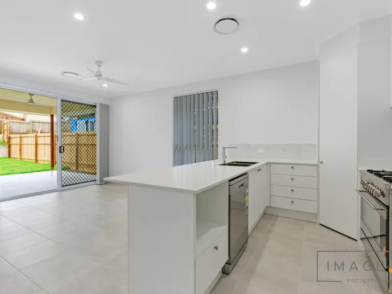 BRAND NEW 4 BEDROOM FAMILY HOME WITH DUCTED AIR CONDITIONING!