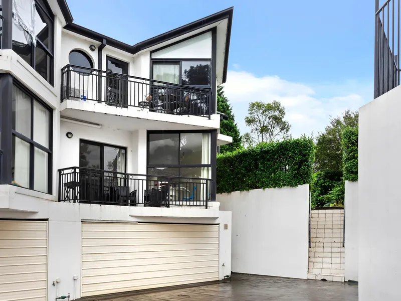 Prestige Residence in the Ultimate Location