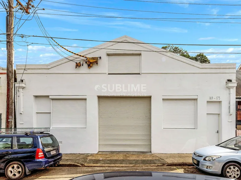 Unique Live/Work Warehouse In Rare Newtown Location!