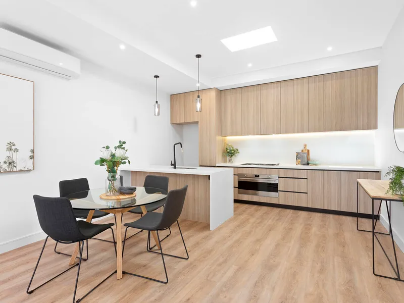 Triple-Suite, Double Garage Family Luxe