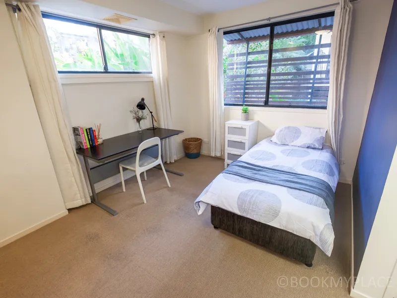 Fully Furnished, all bills inclusive bedroom in the heart of St Lucia, Walk to UQ!