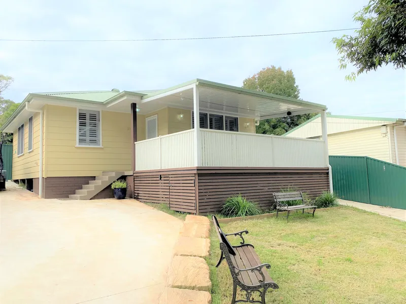 STUNNING 2 BEDROOM RENOVATED HOME 