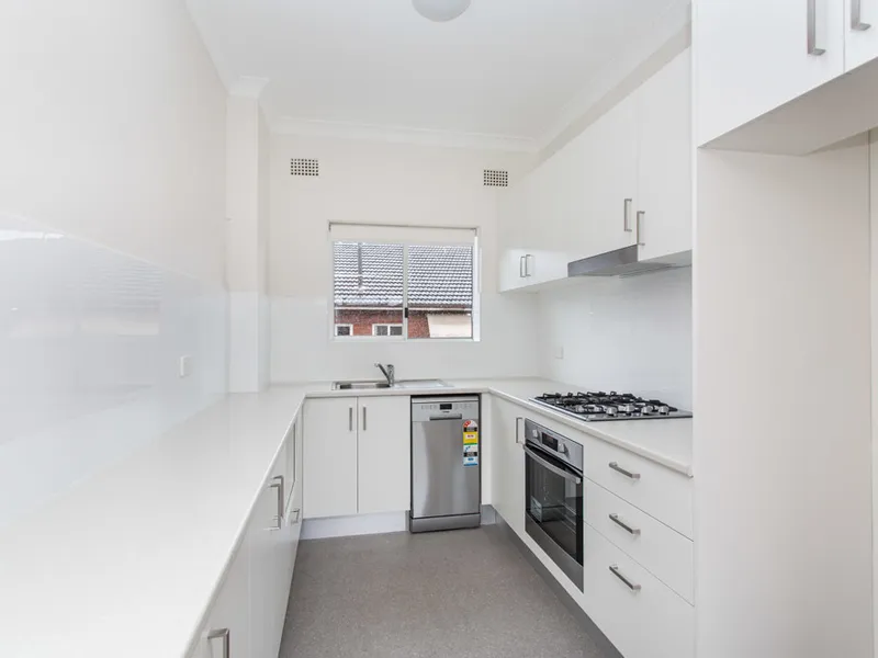 Superb 2 bedroom unit with district views