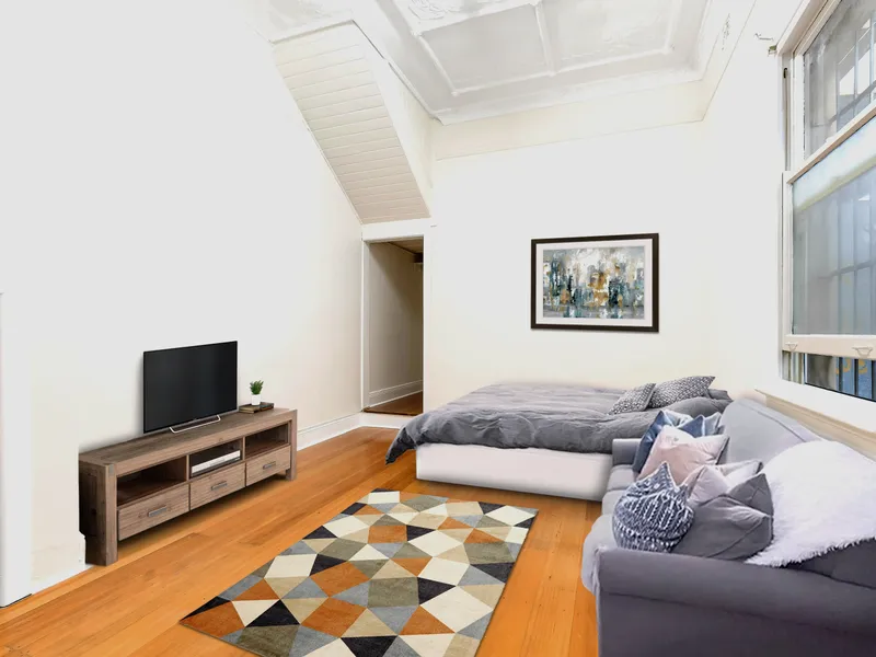Central Location in the Heart of Petersham!