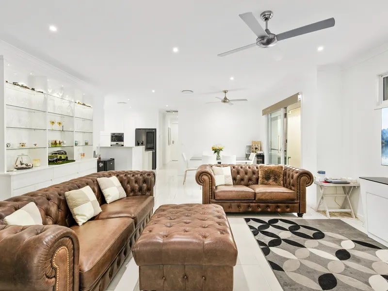 Immaculate Presentation – Be Quick!