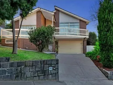 Prestigious Family Living in the Perfect Location!